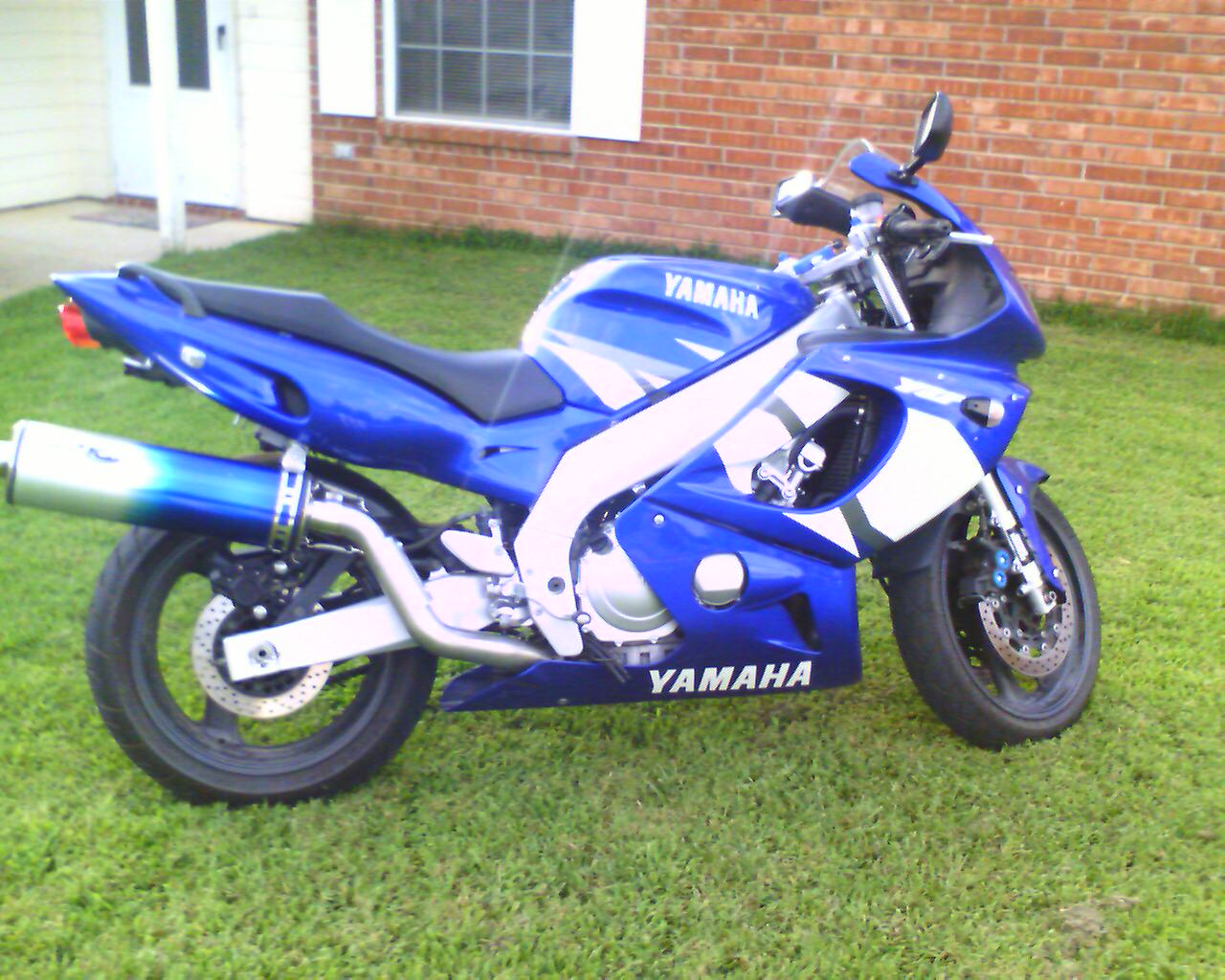 yzf600